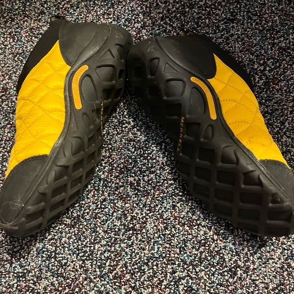 Merrell Black and Yellow Slip-On Shoes - Picture 2 of 5